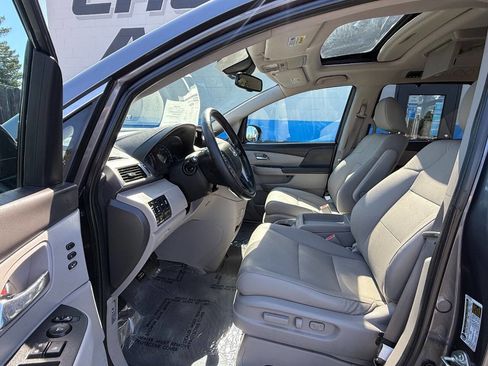 Used 2015 Honda Odyssey Touring image 9