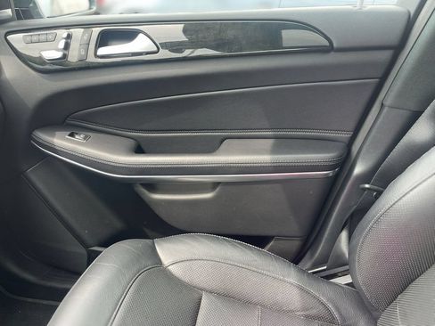 Used 2018 Mercedes-Benz GLS 550 4MATIC image 33