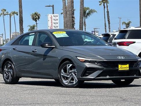 Certified 2025 Hyundai Elantra Sport image 2