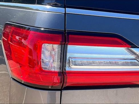 Used 2021 Lincoln Navigator Reserve AWD/4WD image 27