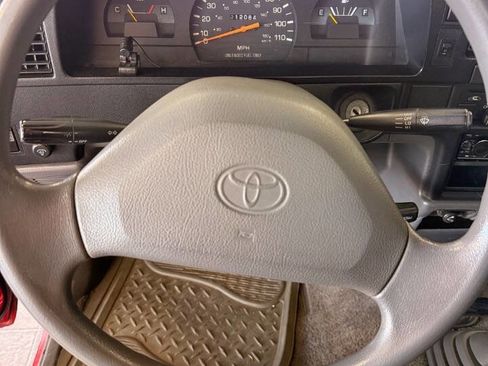 Used 1992 Toyota Pickup Deluxe AWD/4WD image 13