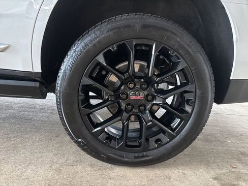 Used 2025 GMC Yukon Denali w/ Sun & Power Step Package image 49