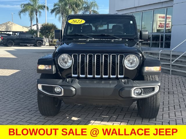 Certified 2023 Jeep Gladiator Overland AWD/4WD image 4