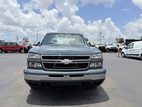 Used 2006 Chevrolet Silverado 1500 LS w/ Chrome Exterior Package RWD image 2