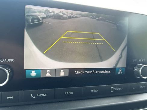 Used 2025 Honda Pilot Sport image 19