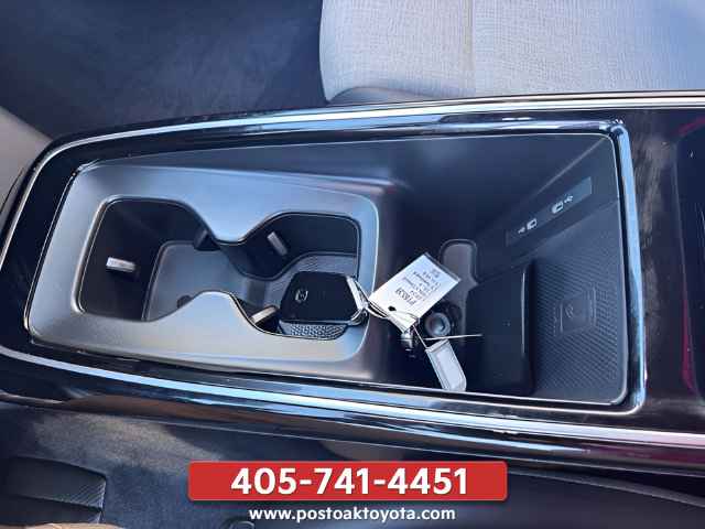 Used 2024 Volkswagen ID.4 2WD image 16