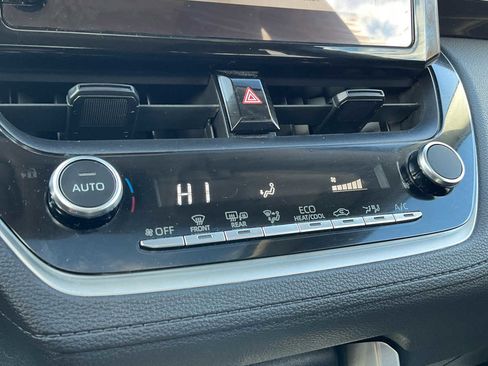 Used 2023 Toyota Corolla Cross LE w/ Moonroof Package image 30