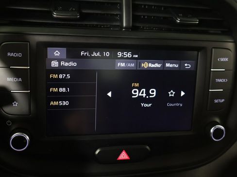 Used 2023 Kia Soul LX w/ LX Technology Package FWD image 41