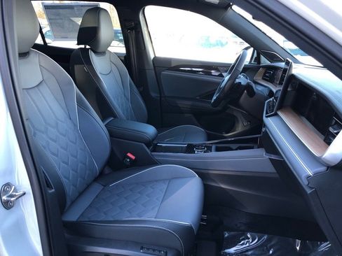 New 2026 Volkswagen Tiguan SEL R-Line image 33