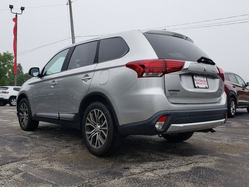 Used 2018 Mitsubishi Outlander ES AWD/4WD image 5