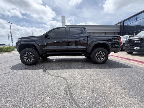 Used 2024 Chevrolet Colorado ZR2 w/ Technology Package AWD/4WD image 4