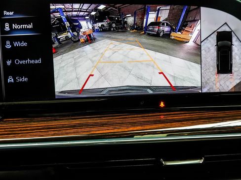 Used 2021 Cadillac Escalade Premium Luxury image 32