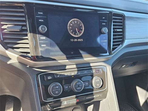 Used 2023 Volkswagen Atlas Cross Sport SE w/ Panoramic Sunroof Package image 22