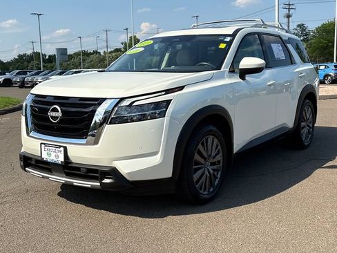 Certified 2023 Nissan Pathfinder SL w/ SL Premium Package AWD/4WD image 5