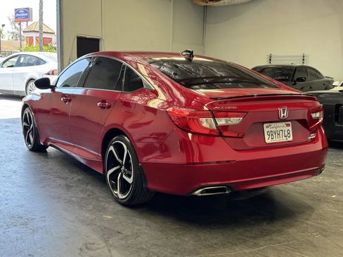 Used 2022 Honda Accord Sport image 2