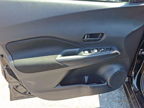 Used 2025 Nissan Kicks Play S FWD image 13