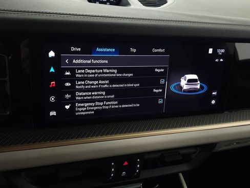 Used 2024 Porsche Cayenne S image 28