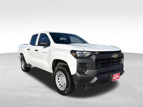 Used 2025 Chevrolet Colorado W/T image 1