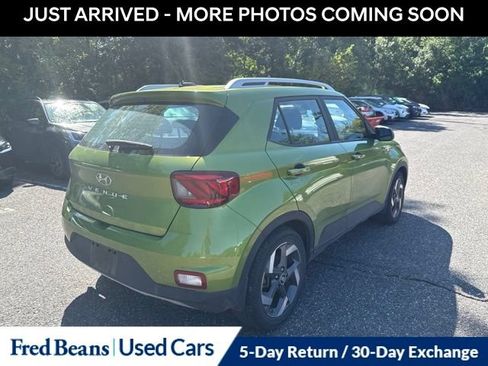 Used 2023 Hyundai Venue SEL FWD image 8