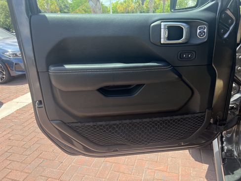 Used 2018 Jeep Wrangler Unlimited Rubicon AWD/4WD image 14