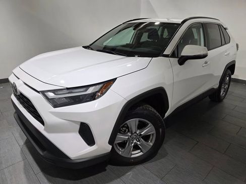 Used 2025 Toyota RAV4 XLE image 1