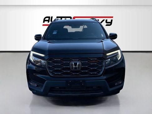 Used 2023 Honda Passport TrailSport image 2