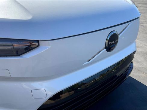 New 2025 Volvo EX90 Plus w/ Protection Package Premier image 34