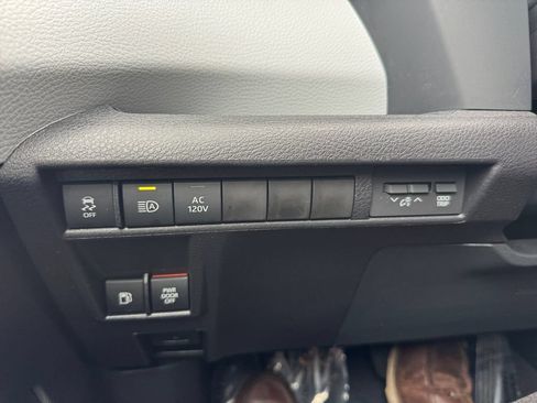 Used 2025 Toyota Sienna XLE w/ XLE Plus Package AWD/4WD image 28