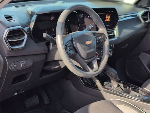 Certified 2024 Chevrolet TrailBlazer LT w/ Driver Confidence Package AWD/4WD image 2
