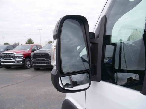 Used 2025 RAM ProMaster 2500 w/ Convenience Group image 12