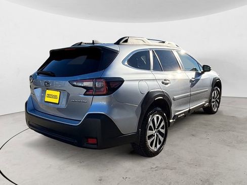 Certified 2025 Subaru Outback Premium image 5