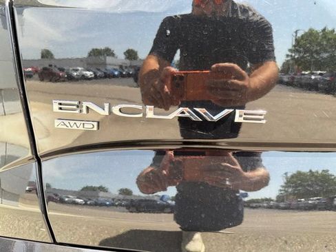 Used 2024 Buick Enclave Essence w/ Experience Buick Package AWD/4WD image 13