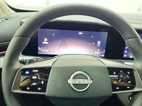 New 2025 Nissan Murano SL image 15