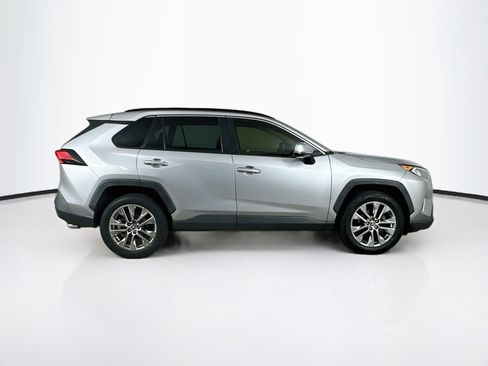 Used 2020 Toyota RAV4 XLE Premium AWD/4WD image 10