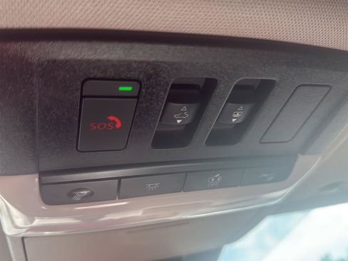 Certified 2023 Nissan Rogue SV w/ SV Premium B Package FWD image 7