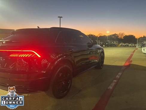 Used 2022 Audi Q8 Premium image 8