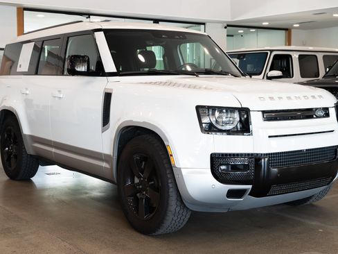 Used 2023 Land Rover Defender 130 SE AWD/4WD image 3