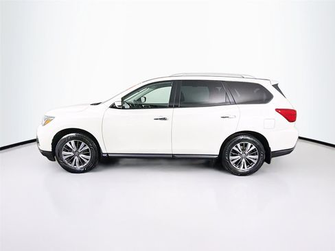 Used 2020 Nissan Pathfinder SV AWD/4WD image 4