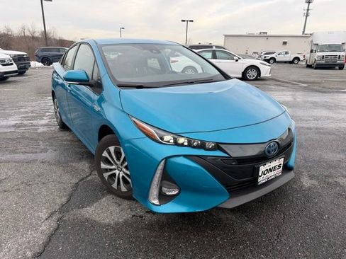 Used 2021 Toyota Prius Prime Limited image 1