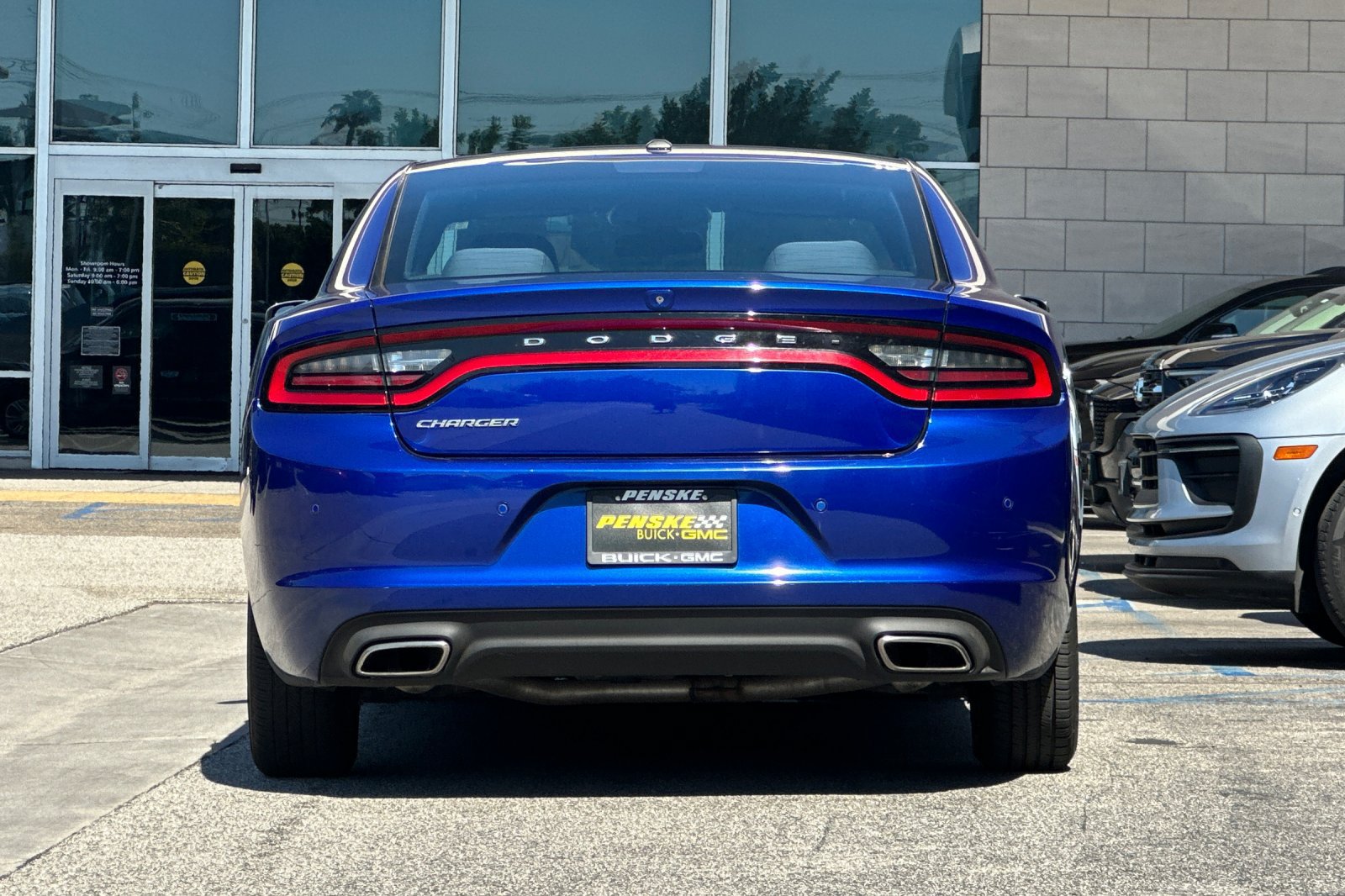 Used 2019 Dodge Charger SXT RWD image 5