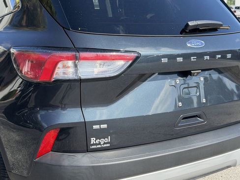 Used 2022 Ford Escape SE w/ Convenience Package FWD image 11