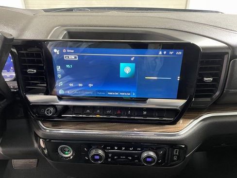 Used 2023 Chevrolet Silverado 1500 LT AWD/4WD image 16