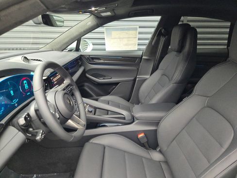 New 2025 Porsche Macan Turbo Electric AWD/4WD image 26