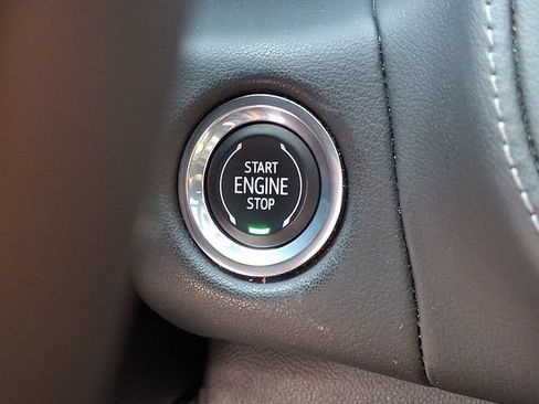 Used 2023 Chevrolet Suburban Z71 AWD/4WD image 16