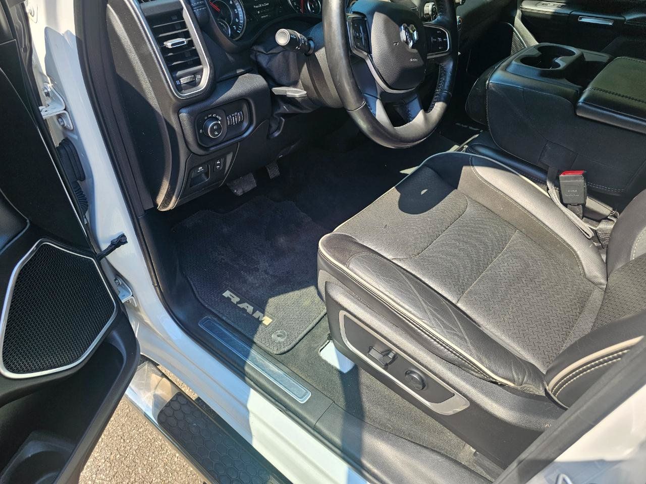Used 2019 RAM 1500 Laramie AWD/4WD image 25