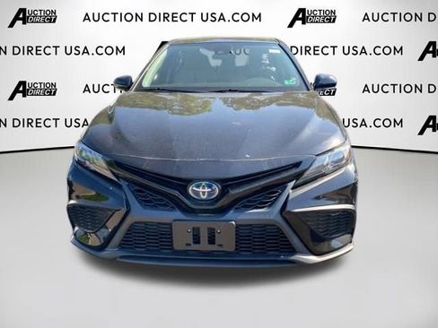 Used 2022 Toyota Camry SE FWD image 2
