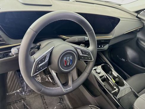 Used 2025 Buick Envision Avenir AWD/4WD image 9