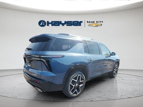 Used 2026 Chevrolet Traverse High Country w/ LPO, Floor Liner Package AWD/4WD image 2