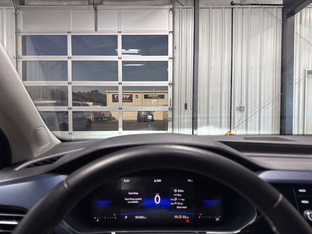 Used 2024 Volkswagen Taos SE FWD image 9