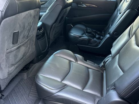 Used 2019 Cadillac Escalade ESV Platinum image 12
